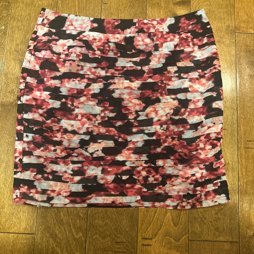 White House Black Market Red and Black Floral Mini Skirt